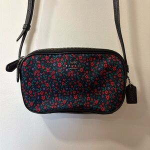 • Coach Camera Bag Crossbody •